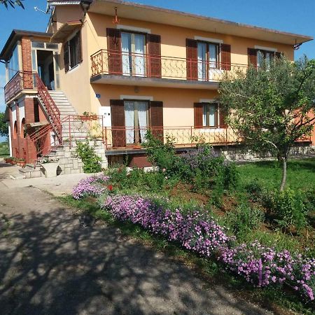 Apartman Dea Crveni Vrh Luaran gambar