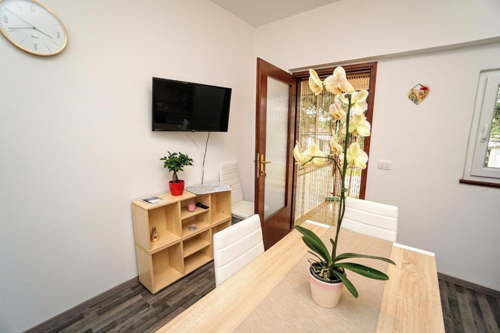 Apartman Dea Crveni Vrh Luaran gambar