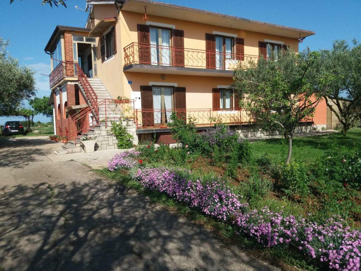 Apartman Dea Crveni Vrh Luaran gambar